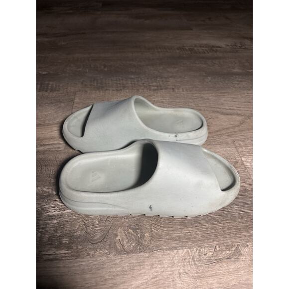 Yeezy Slide Salt Men\'s Size 8 main image 5